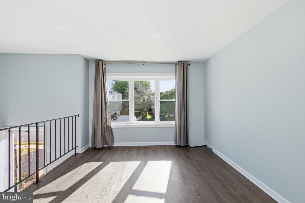 5625 Roundtree Drive - Photo 7