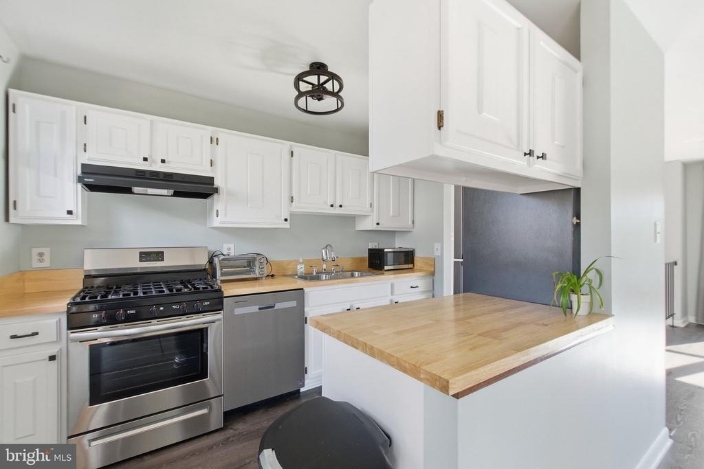5625 Roundtree Drive - Photo 14