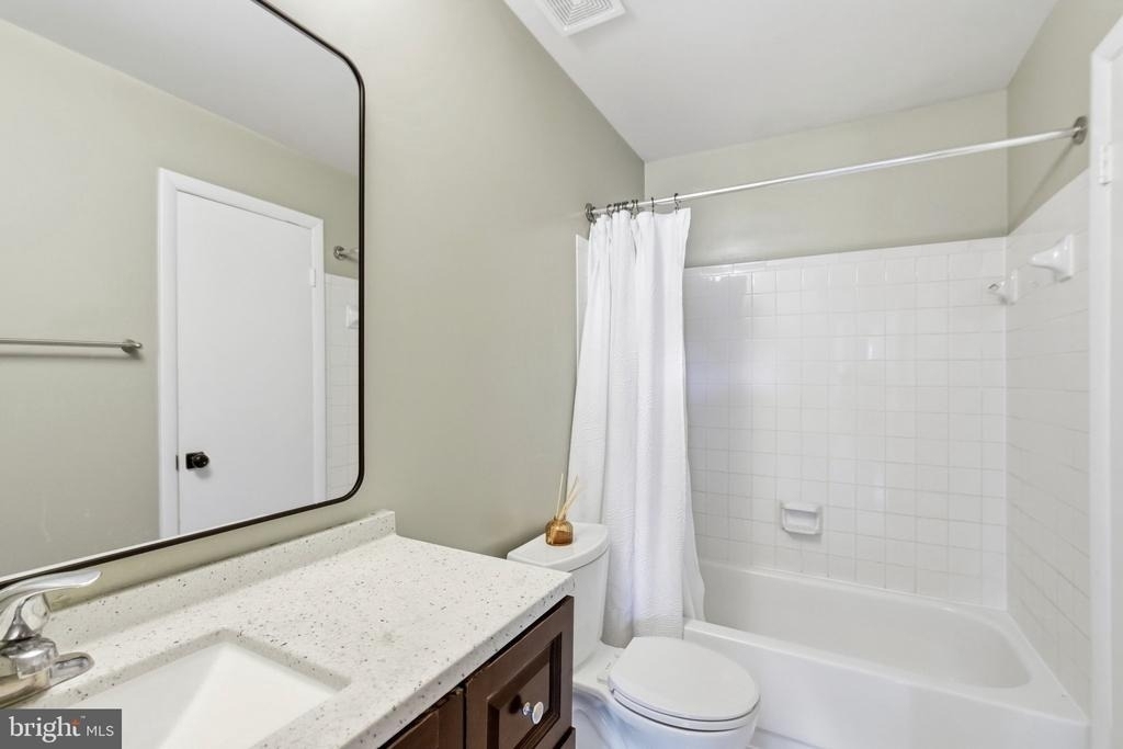 5625 Roundtree Drive - Photo 28