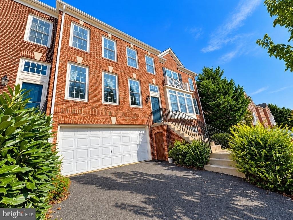 42688 Rolling Rock Square - Photo 1