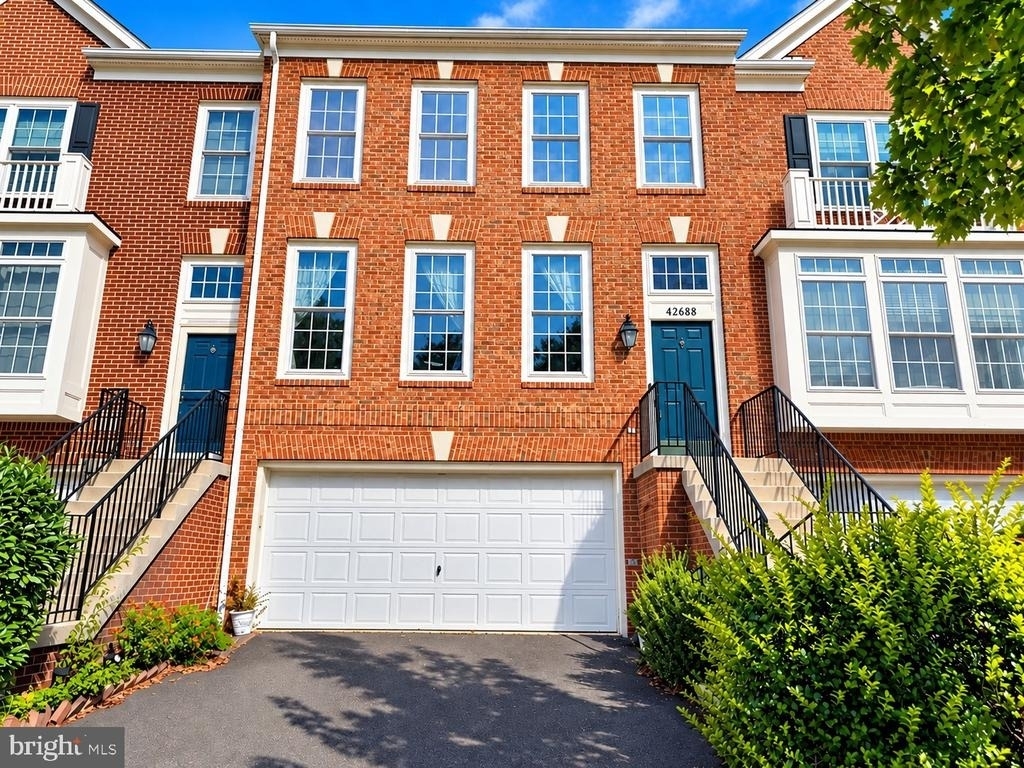 42688 Rolling Rock Square - Photo 0