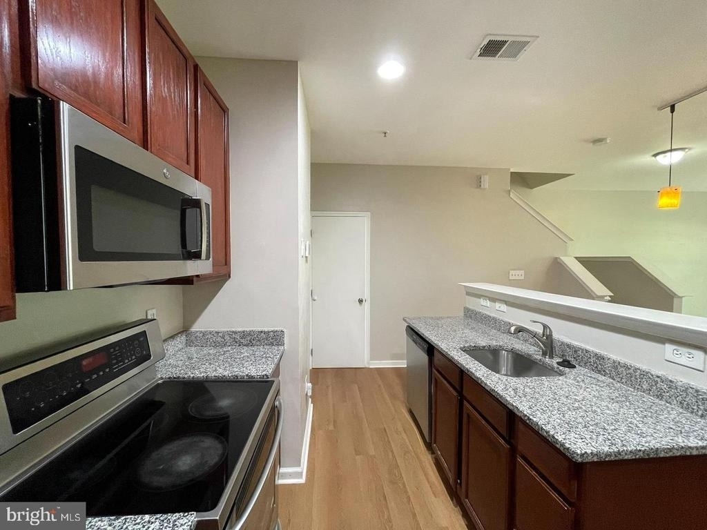 42301 Onyx Terrace - Photo 7