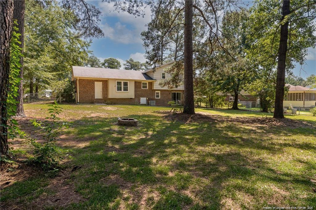 1120 Leslie Drive - Photo 2