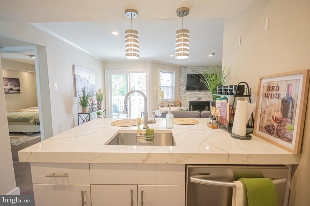 1504 Lincoln Way - Photo 20