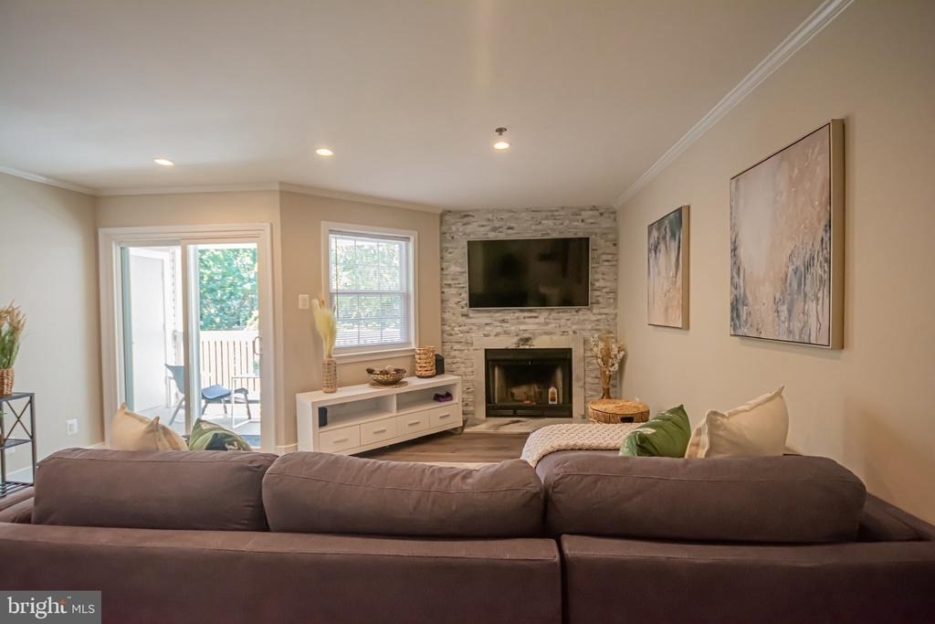 1504 Lincoln Way - Photo 1