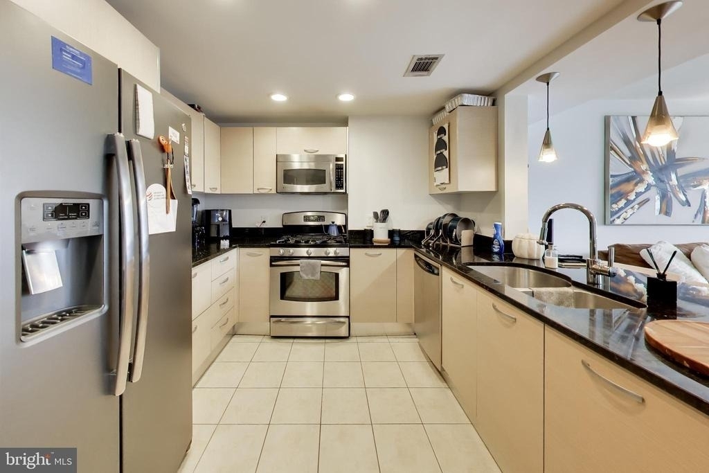 2451 Midtown Avenue - Photo 5
