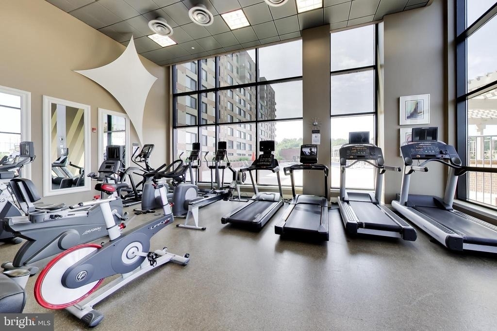 2451 Midtown Avenue - Photo 21