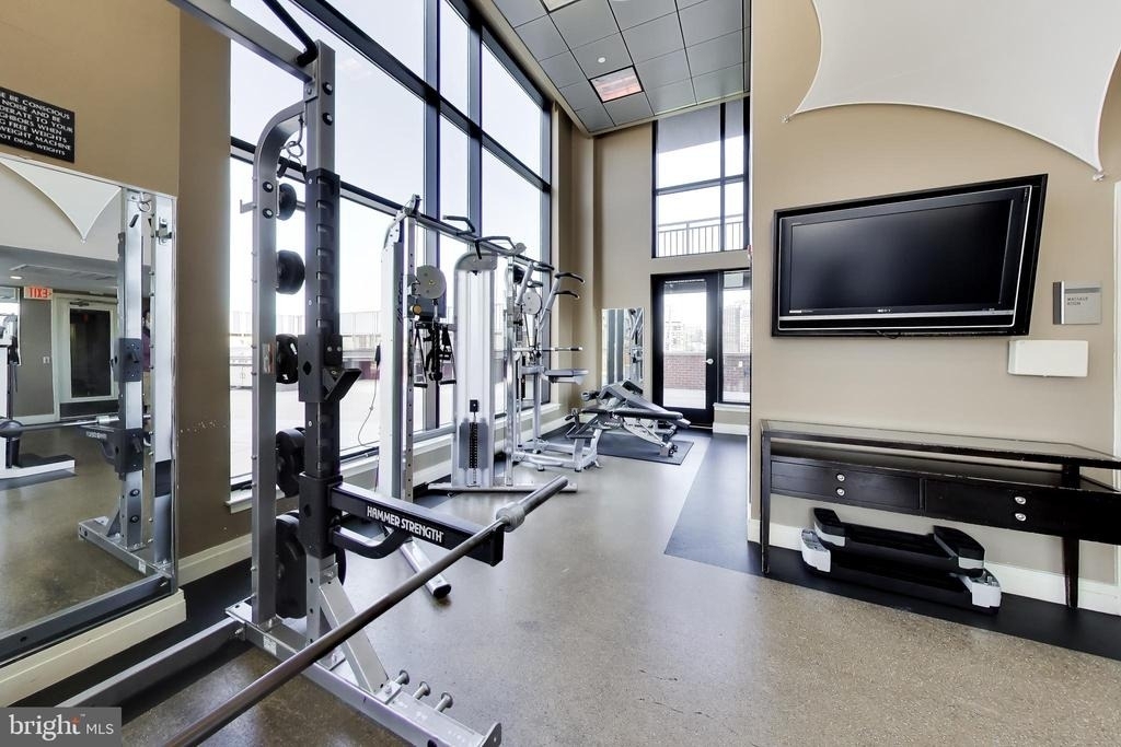 2451 Midtown Avenue - Photo 22