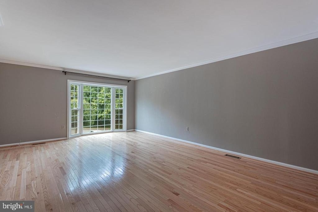 8575 Raglan Road - Photo 11