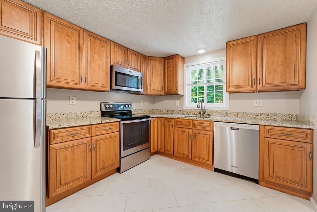 5906 Oak Leather Drive - Photo 8
