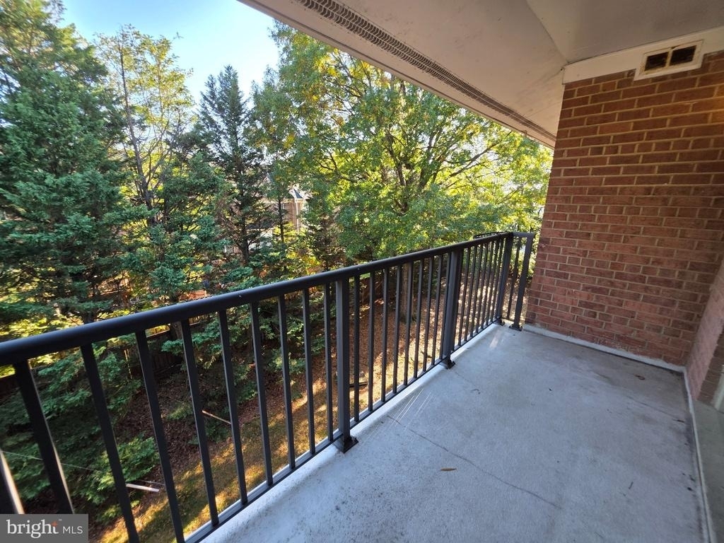 3334 Spring Lane - Photo 2