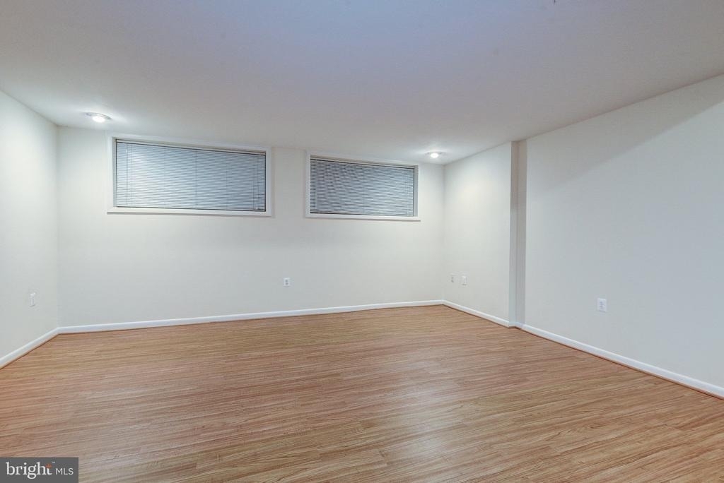 1502 Farsta Court - Photo 44
