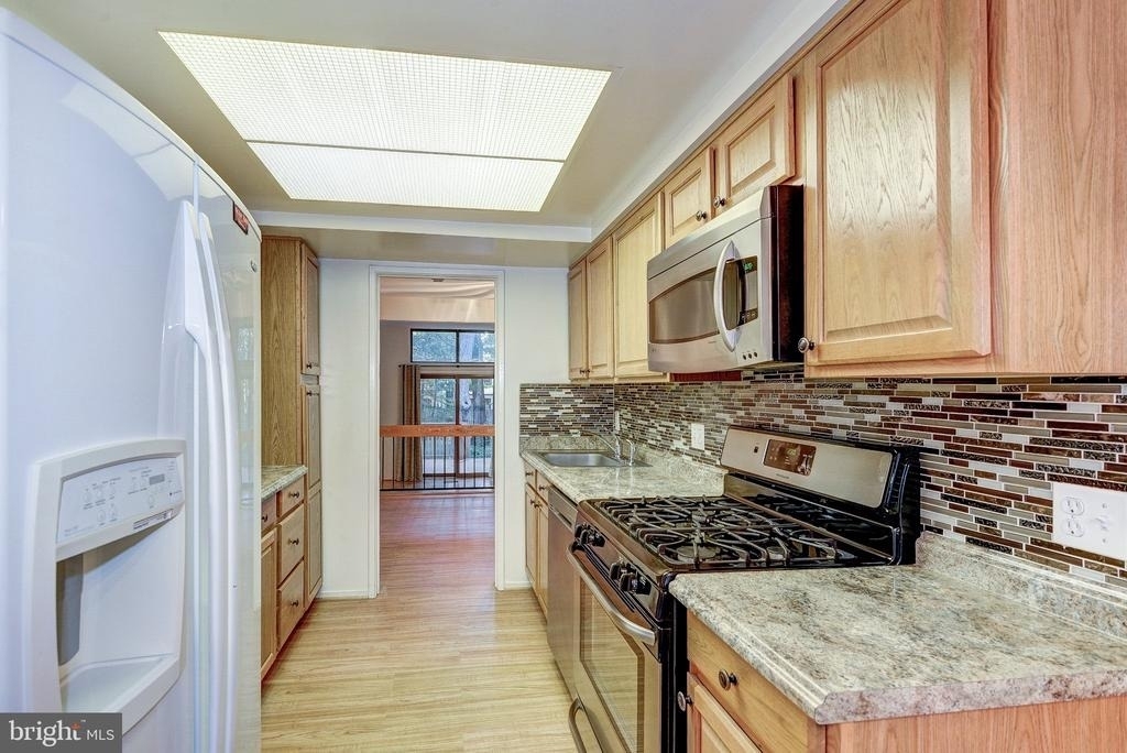 1502 Farsta Court - Photo 11