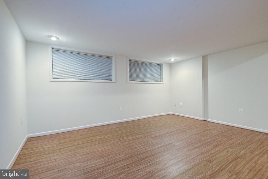 1502 Farsta Court - Photo 45
