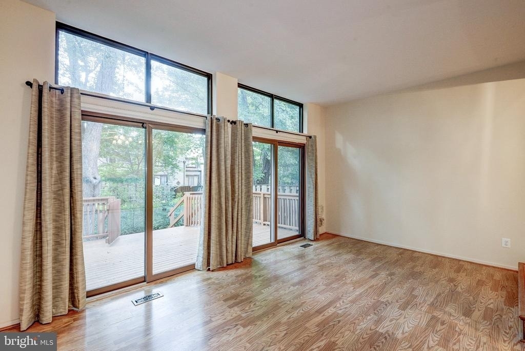 1502 Farsta Court - Photo 25