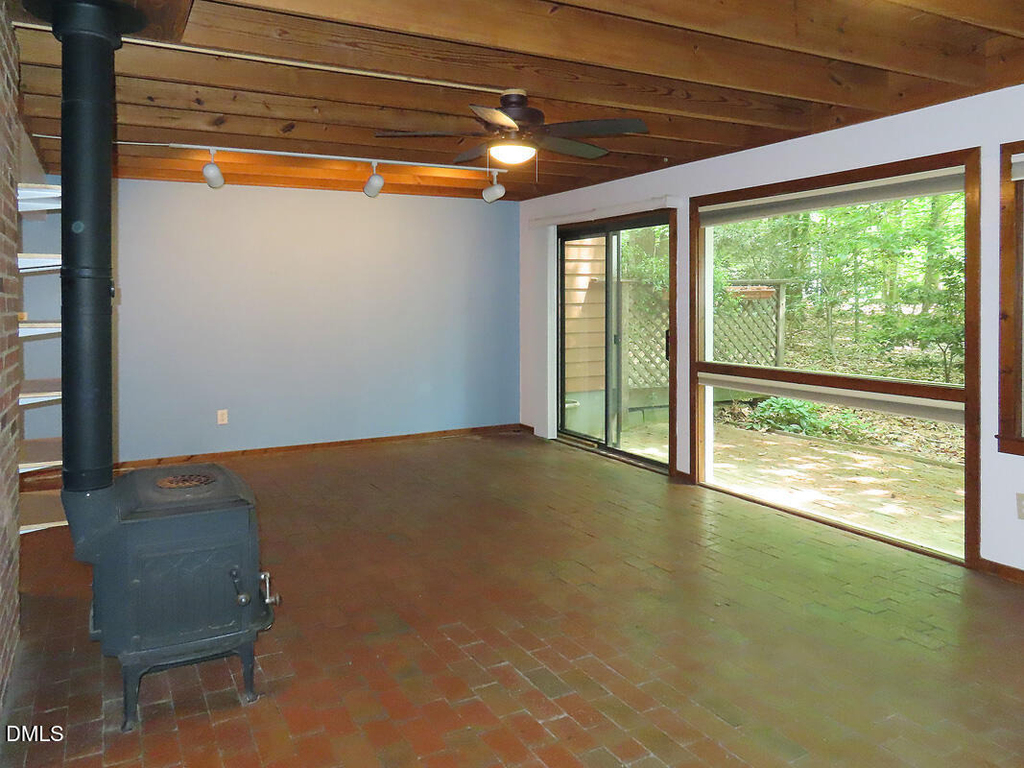 107 S Peak Drive - Photo 5