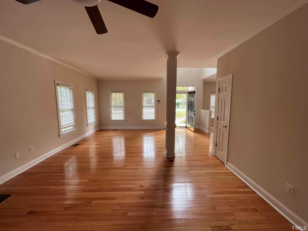 14 Aman Court - Photo 5