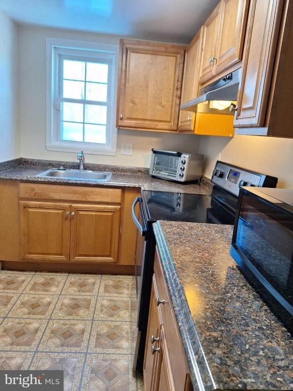 10506 Oak Place - Photo 5