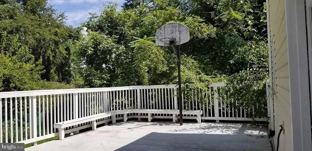 10506 Oak Place - Photo 9