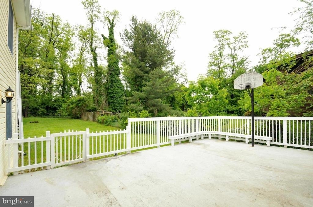 10506 Oak Place - Photo 10
