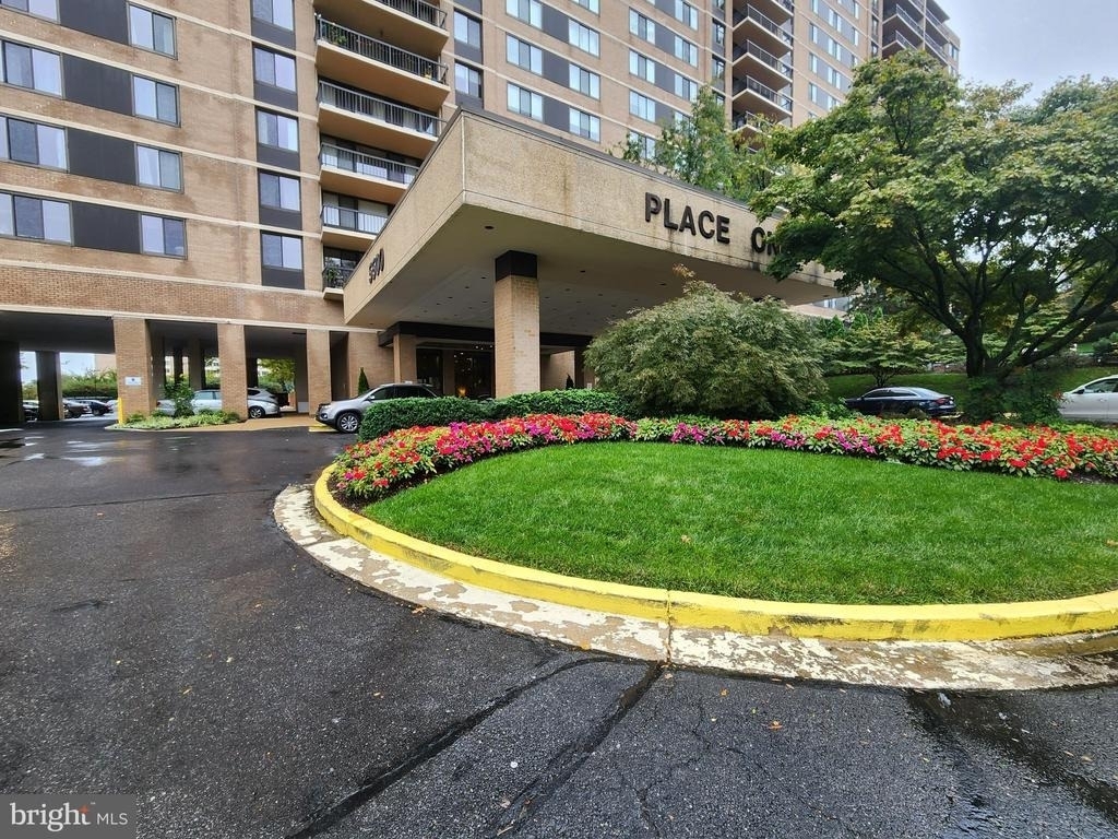 5500 Holmes Run Parkway - Photo 0