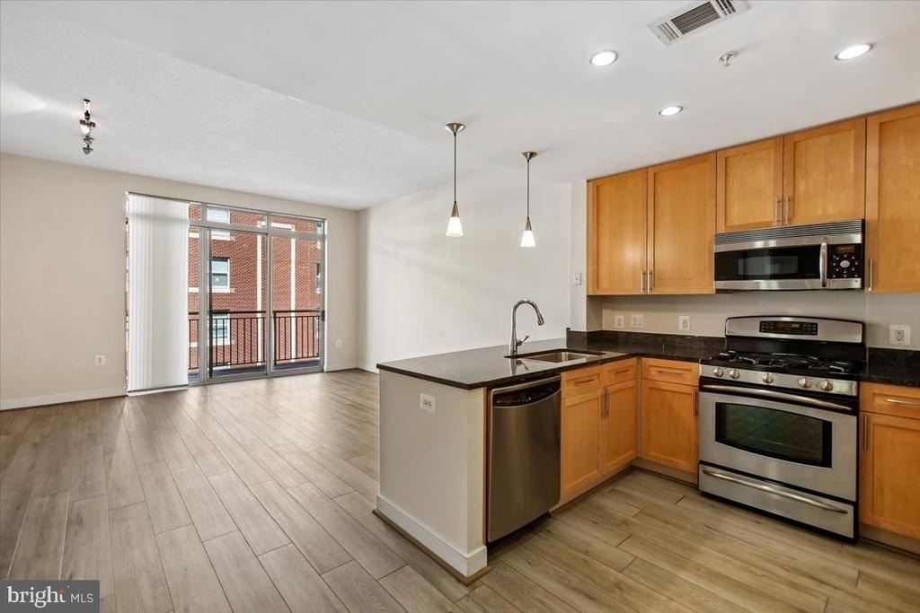 820 N Pollard Street - Photo 8
