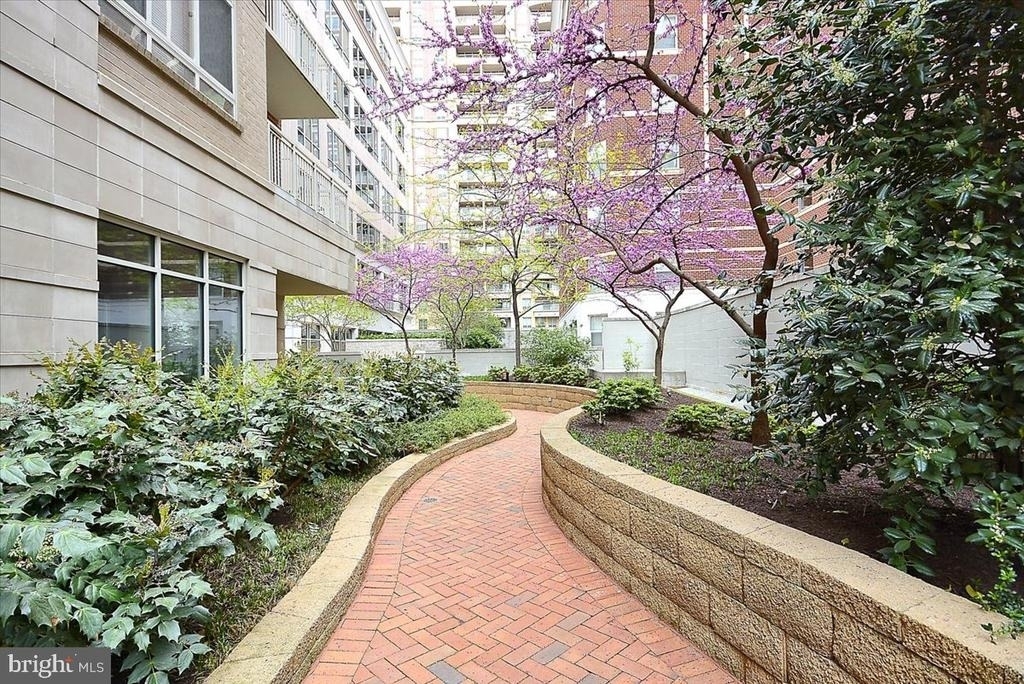 820 N Pollard Street - Photo 26