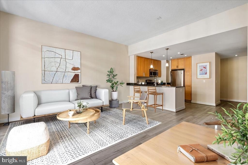 820 N Pollard Street - Photo 3