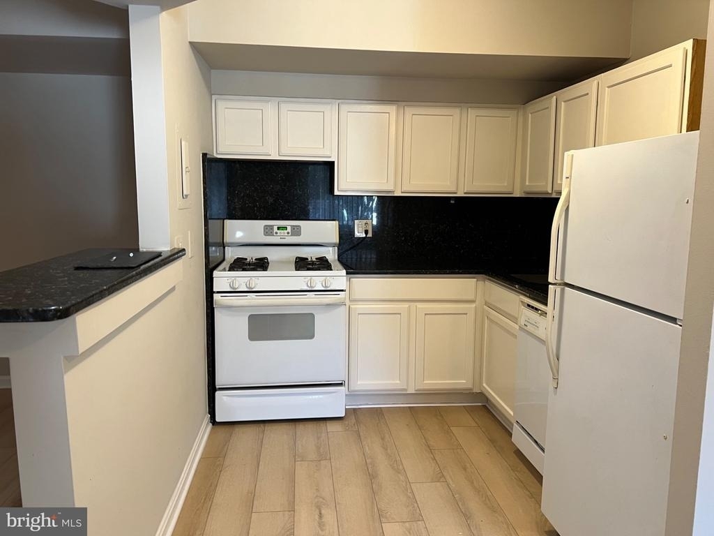 1506 S George Mason Drive - Photo 11