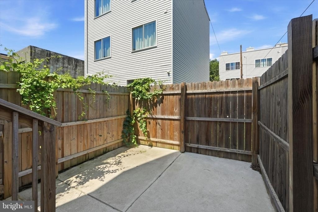 2044 N Fifth Street - Photo 5