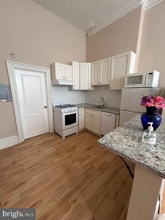 152 N 21st Street - Photo 1