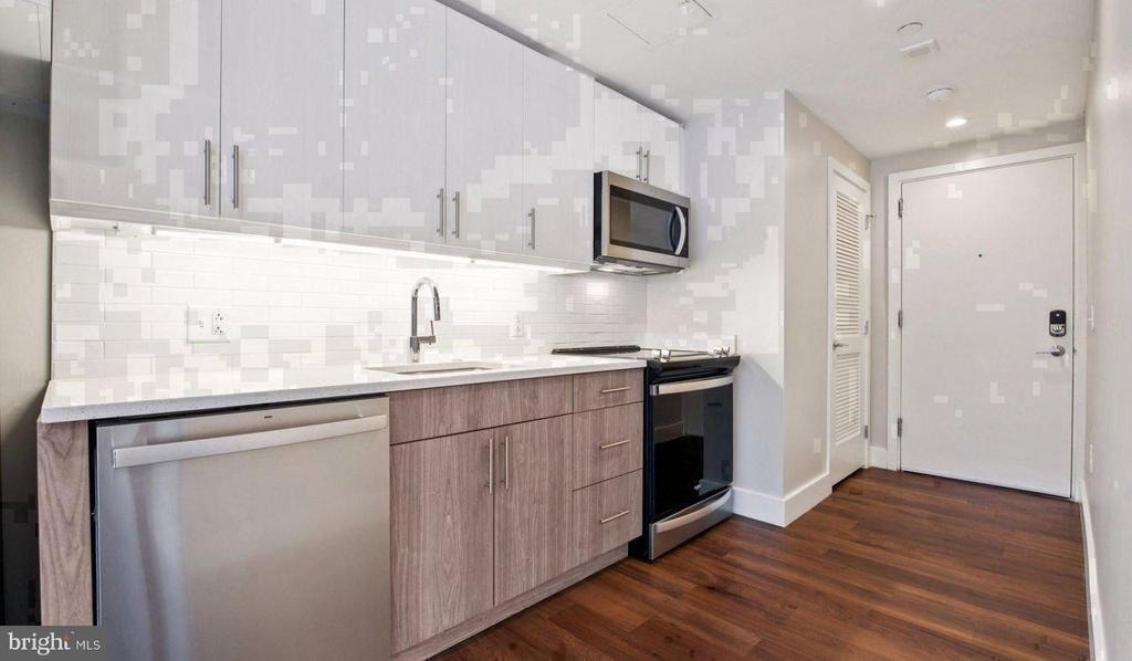 2200 Benjamin Franklin Parkway - Photo 2