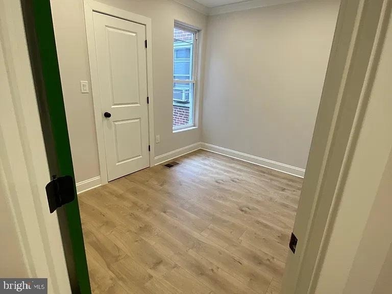 553 E Penn Street - Photo 2