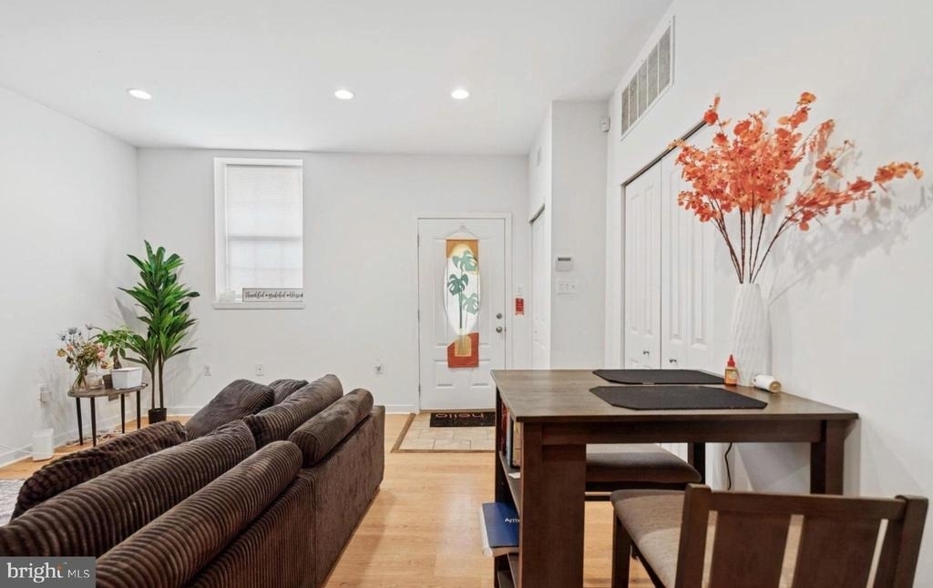 6212 Ridge Avenue - Photo 3