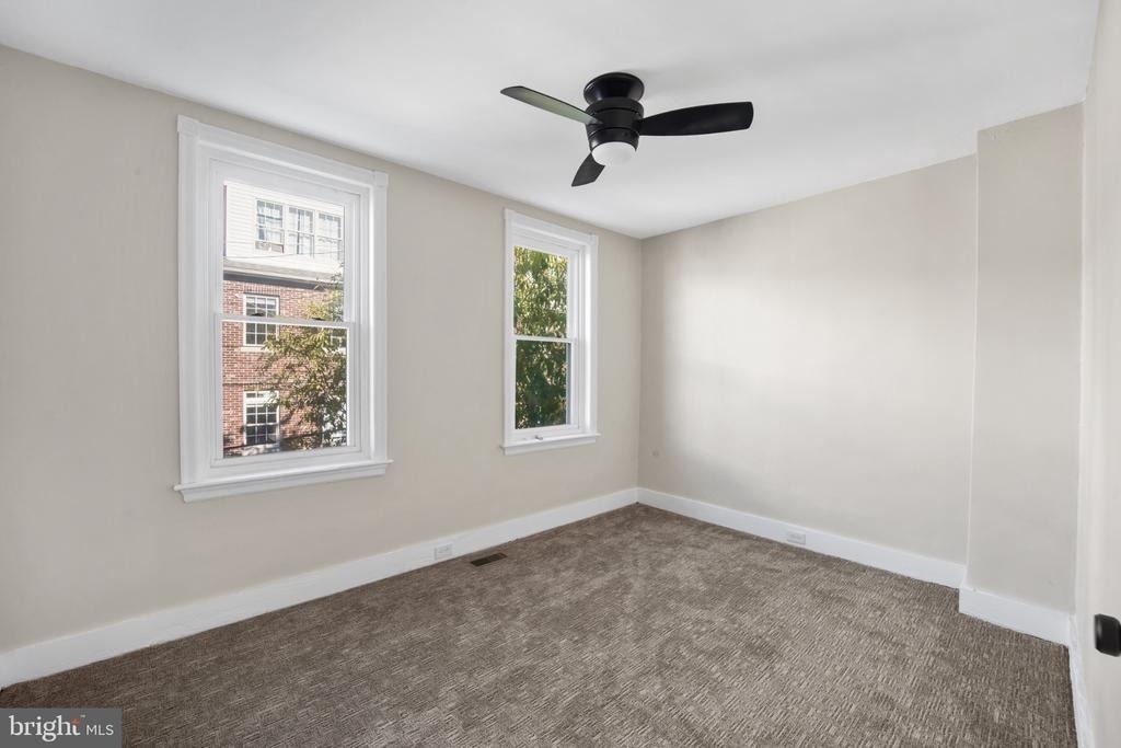 439 Dupont Street - Photo 25