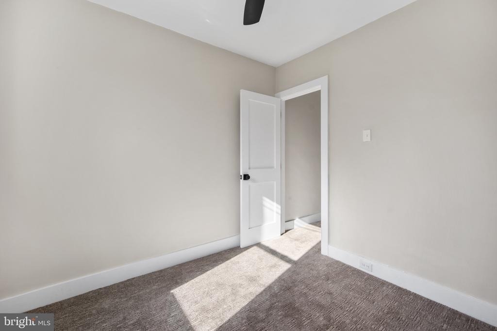 439 Dupont Street - Photo 16