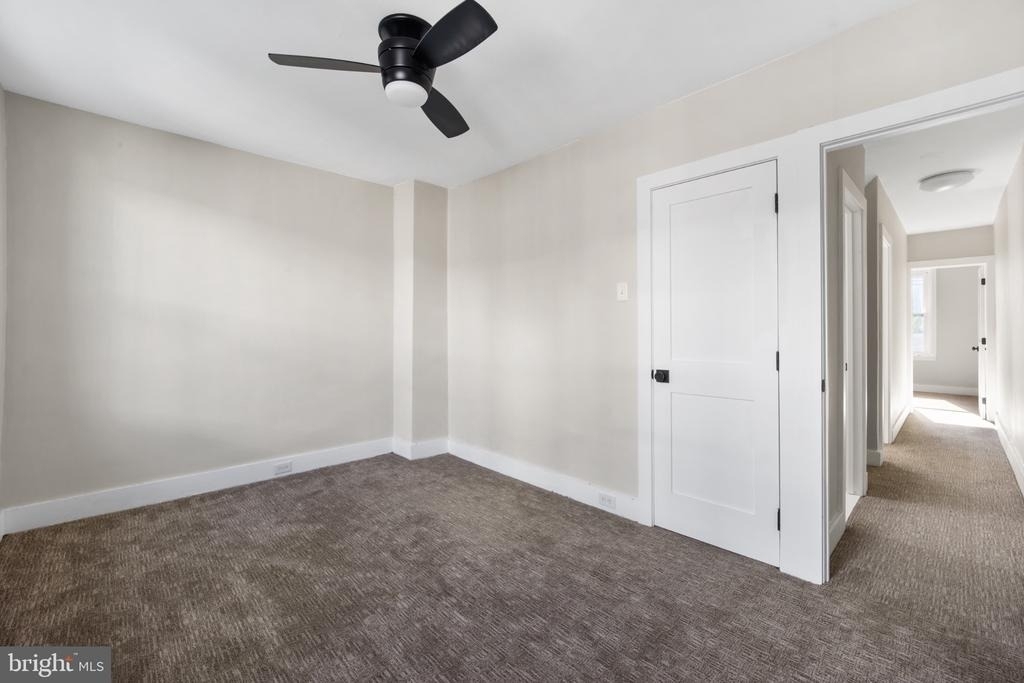 439 Dupont Street - Photo 12