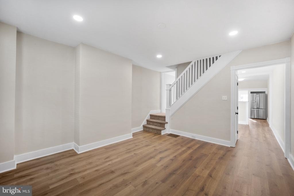 439 Dupont Street - Photo 3