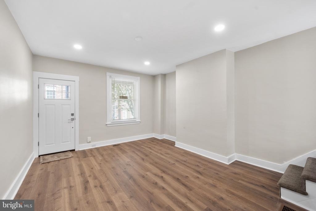 439 Dupont Street - Photo 1