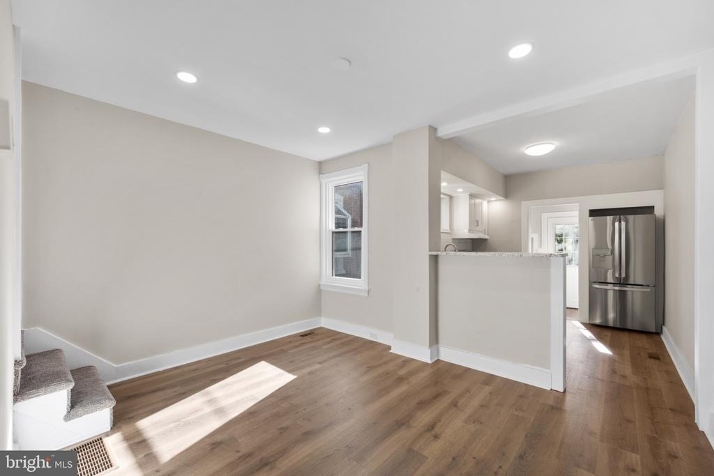 439 Dupont Street - Photo 5