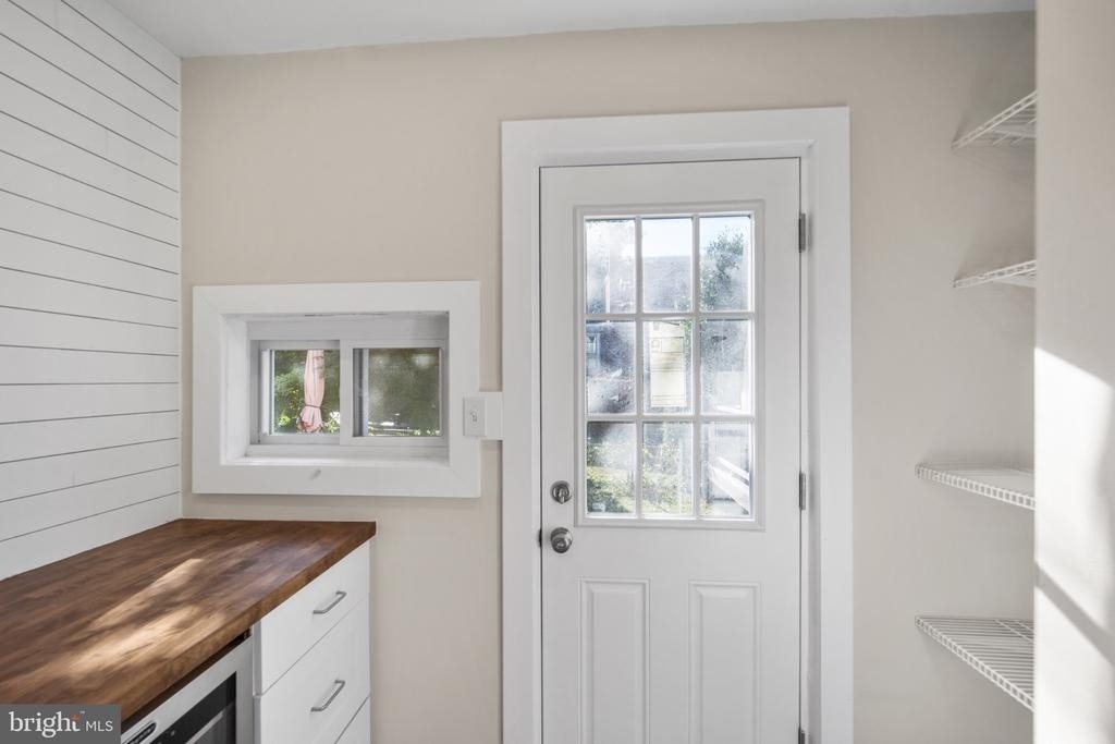 439 Dupont Street - Photo 10