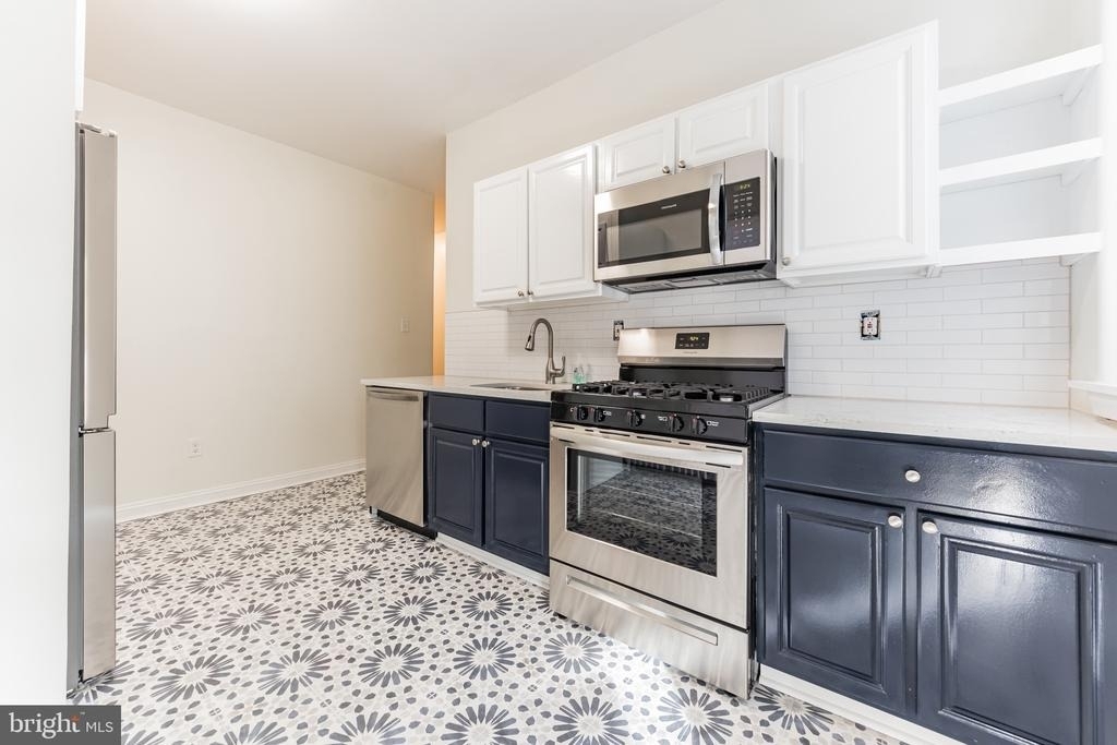 5218 Greene Street - Photo 2