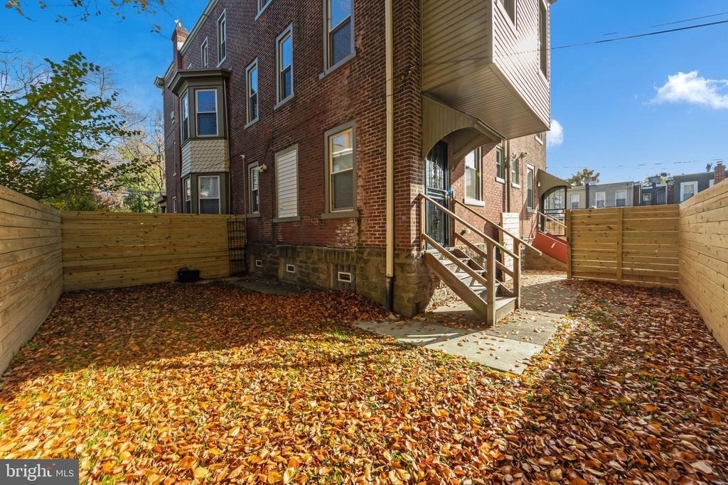 5218 Greene Street - Photo 10