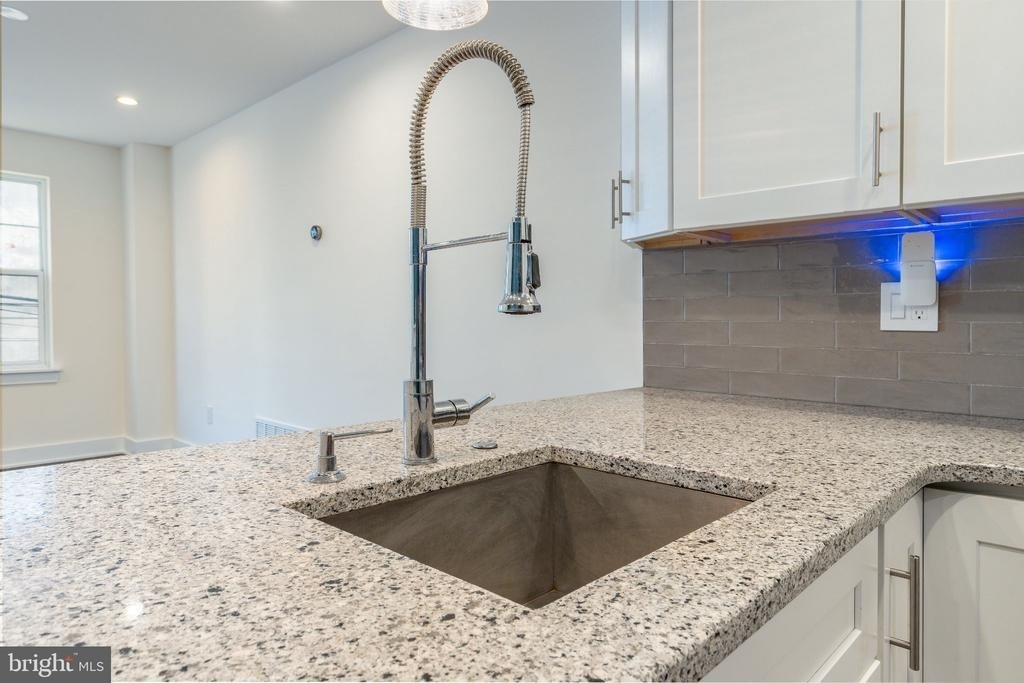 1139 Clay Street - Photo 10
