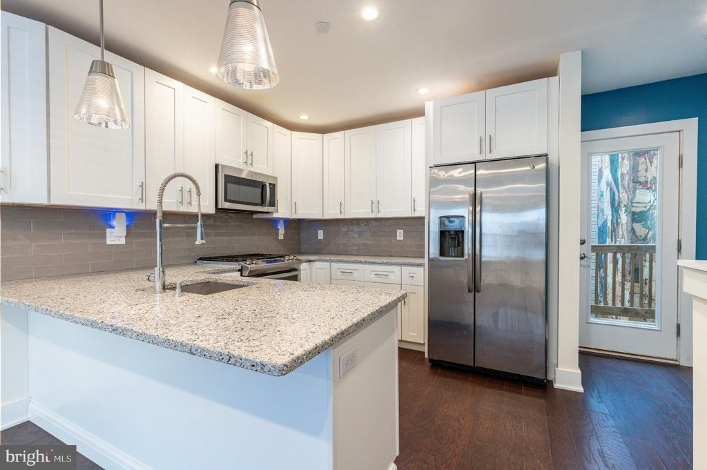 1139 Clay Street - Photo 8