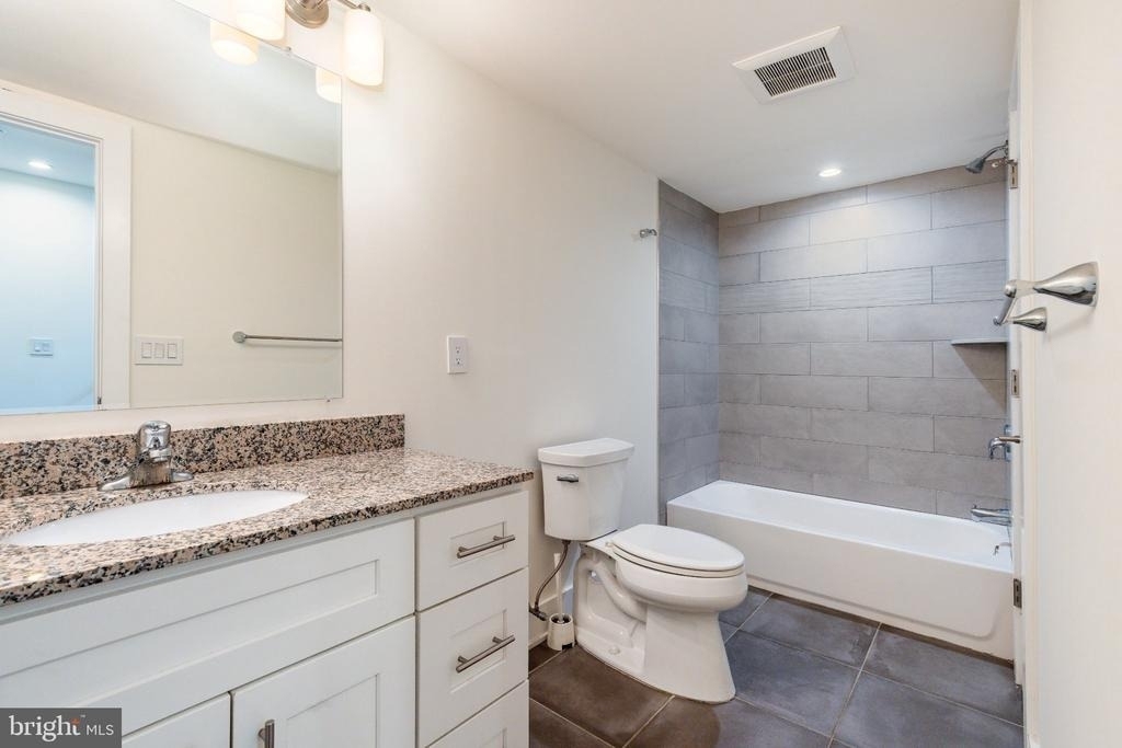 1139 Clay Street - Photo 16