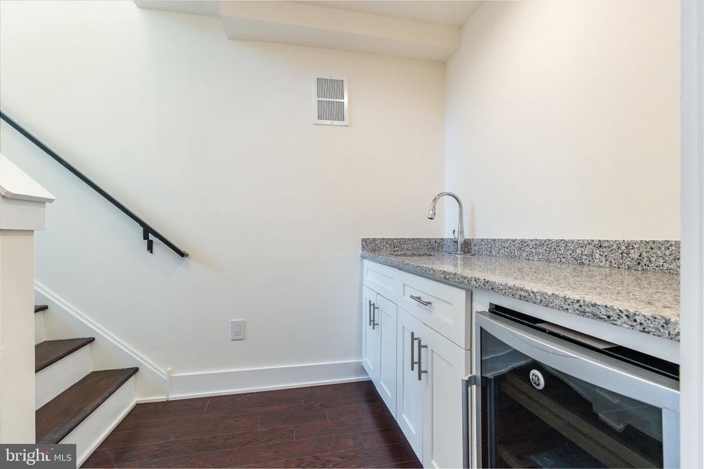 1139 Clay Street - Photo 25