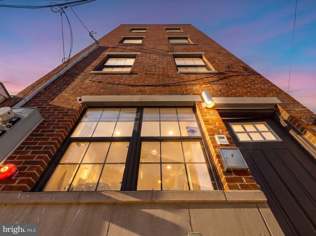 1139 Clay Street - Photo 2