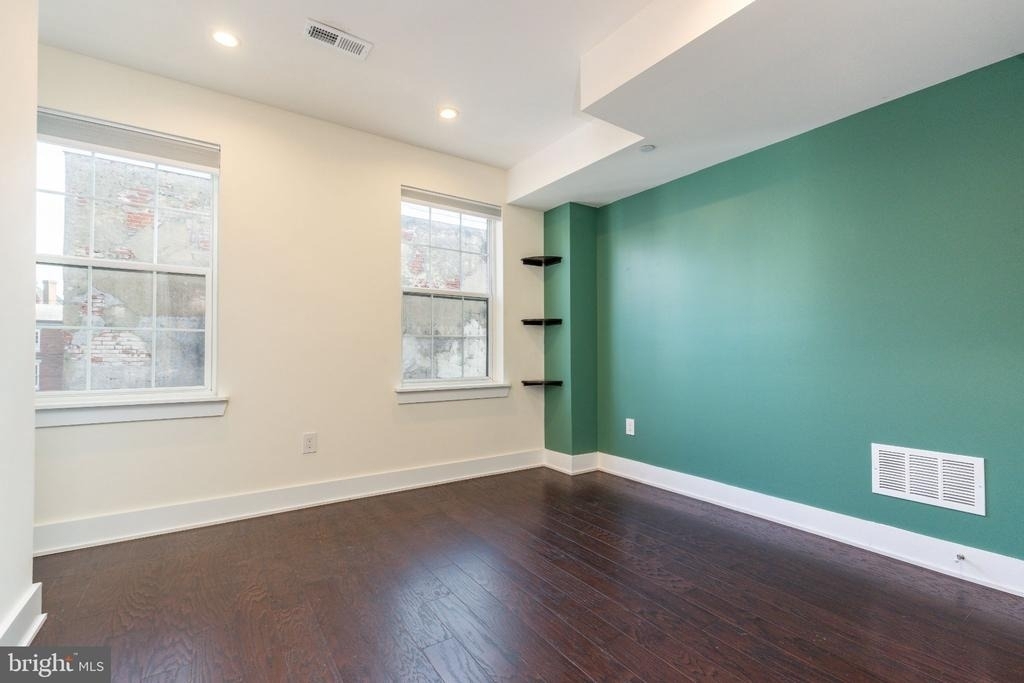 1139 Clay Street - Photo 15