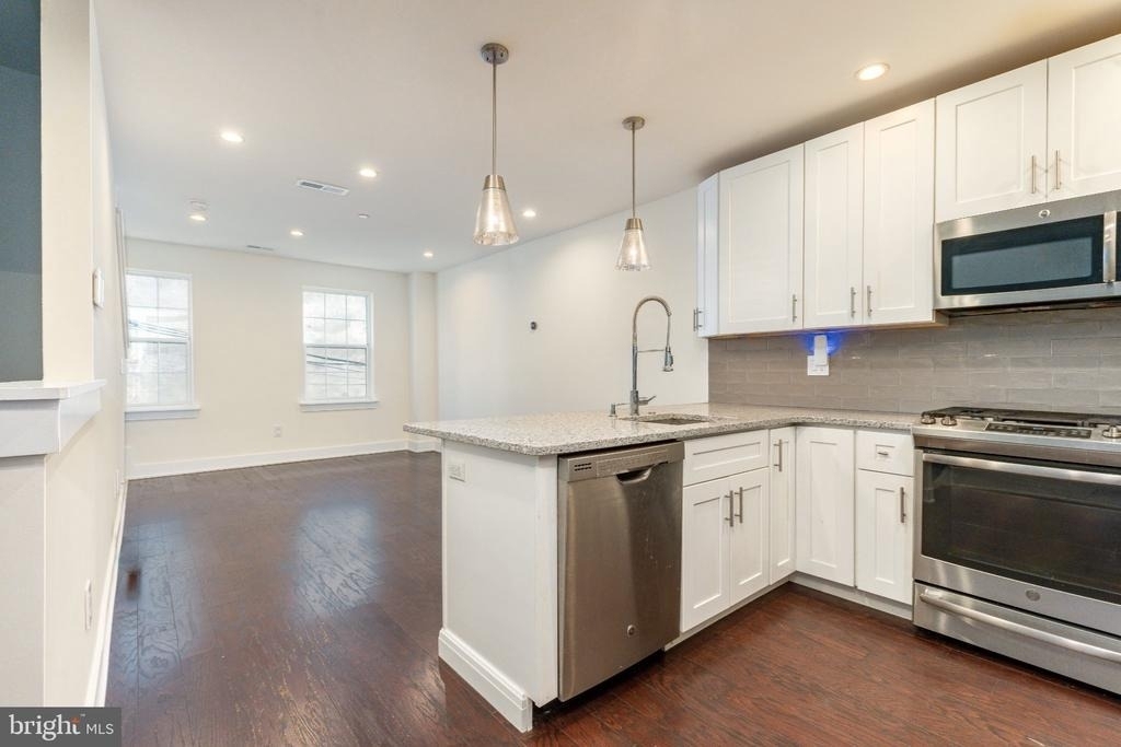 1139 Clay Street - Photo 9